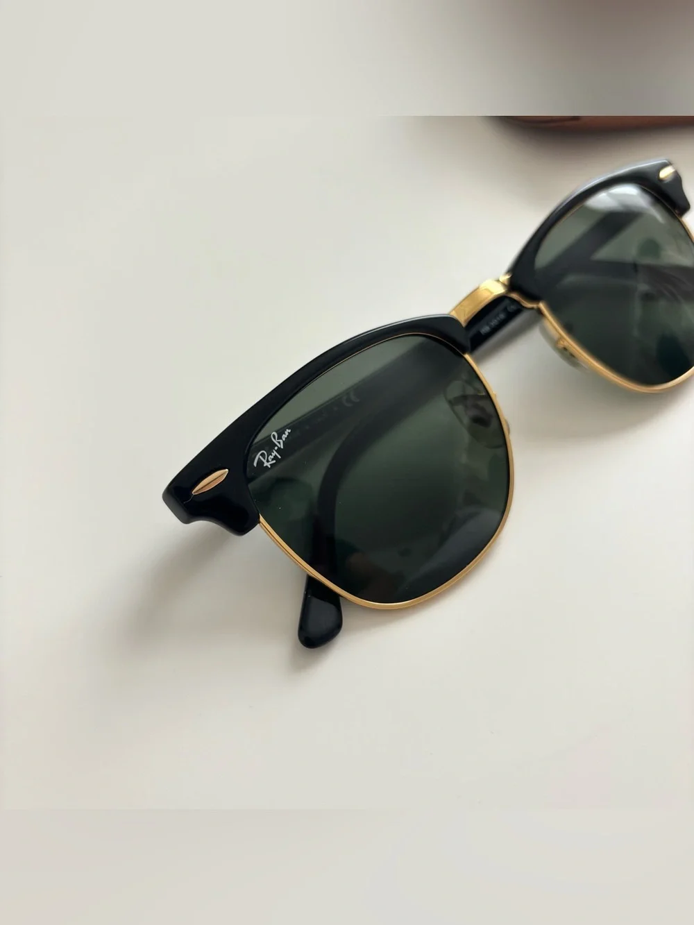 Ray-Ban Clubmaster Classic Polished Black on Gold 51-21 Sunglasses